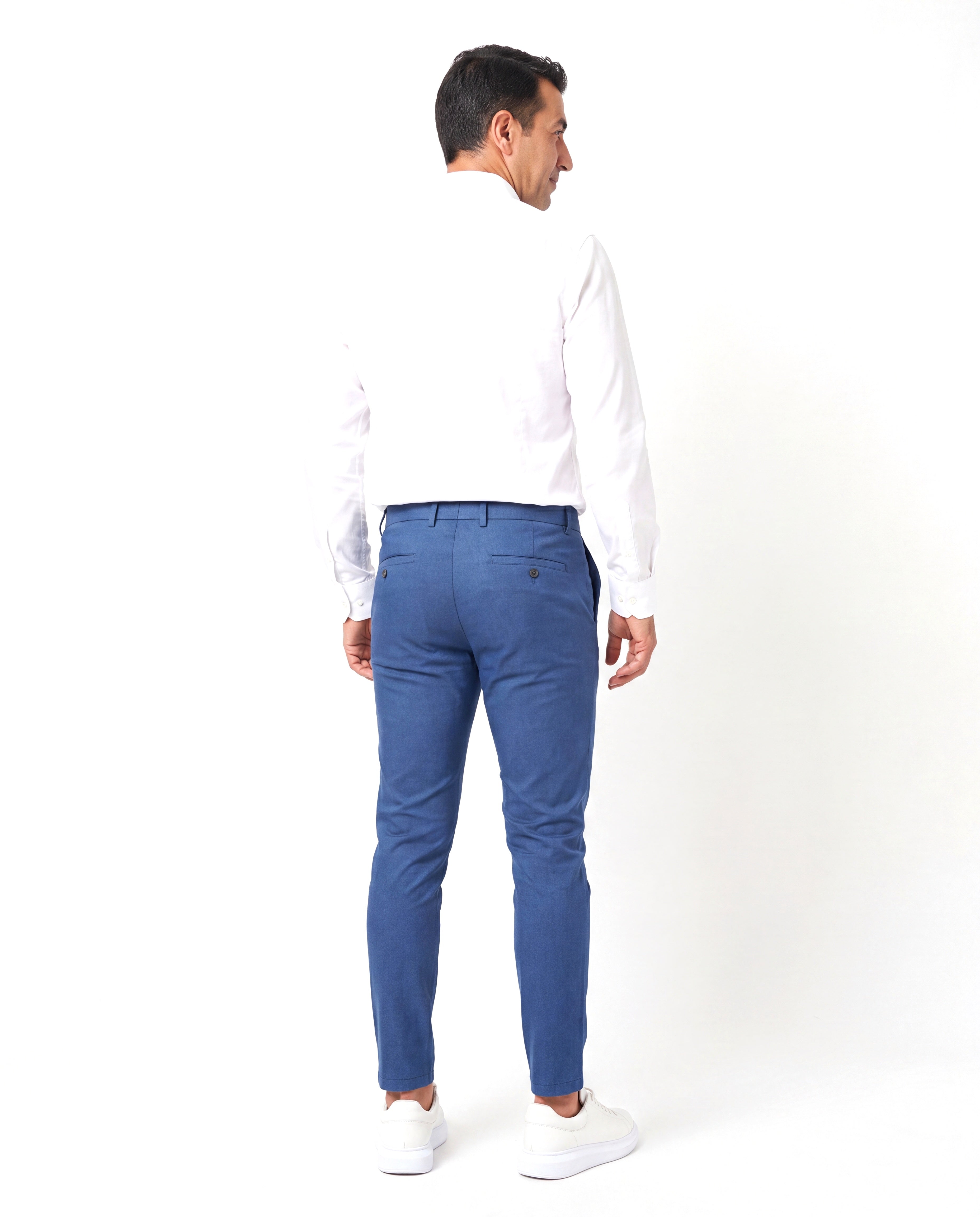Getailleerde chino met knoopsluiting Heren