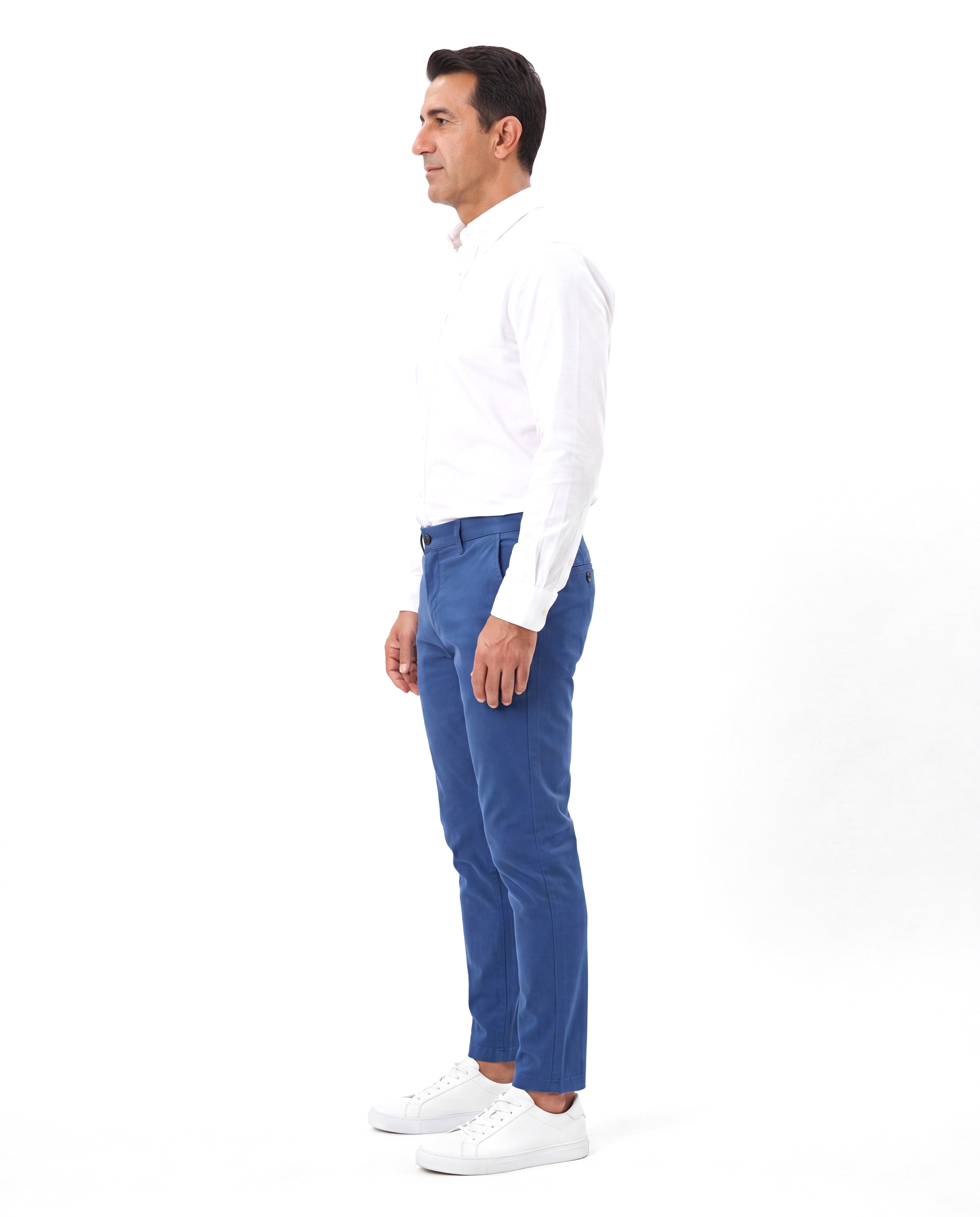 Getailleerde chino met knoopsluiting Heren